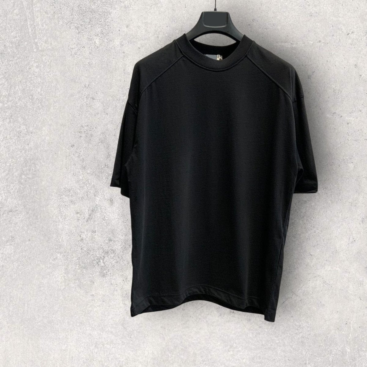 MOON Silent Strength Tee - MOON Collection - MOON Fitness